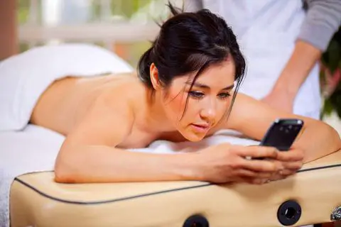 Does Watching Yourself Getting a Massage Have Greater Pain Relief?