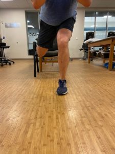 split squat jumpers knee