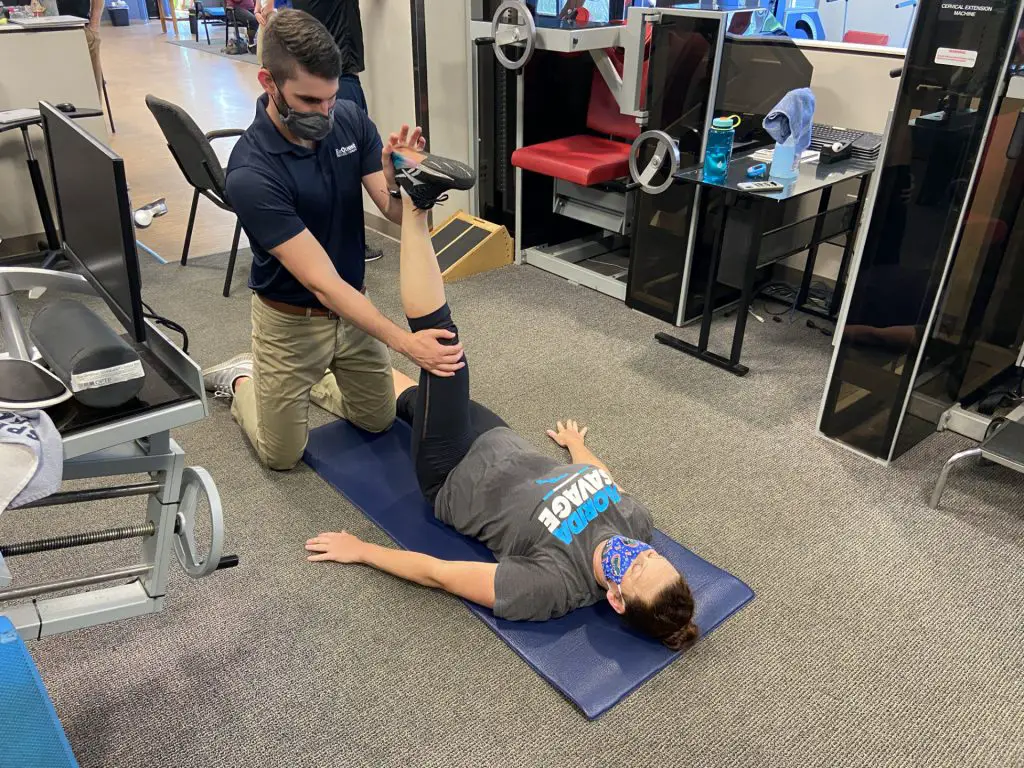physical therapist pnf stretching hamstrings